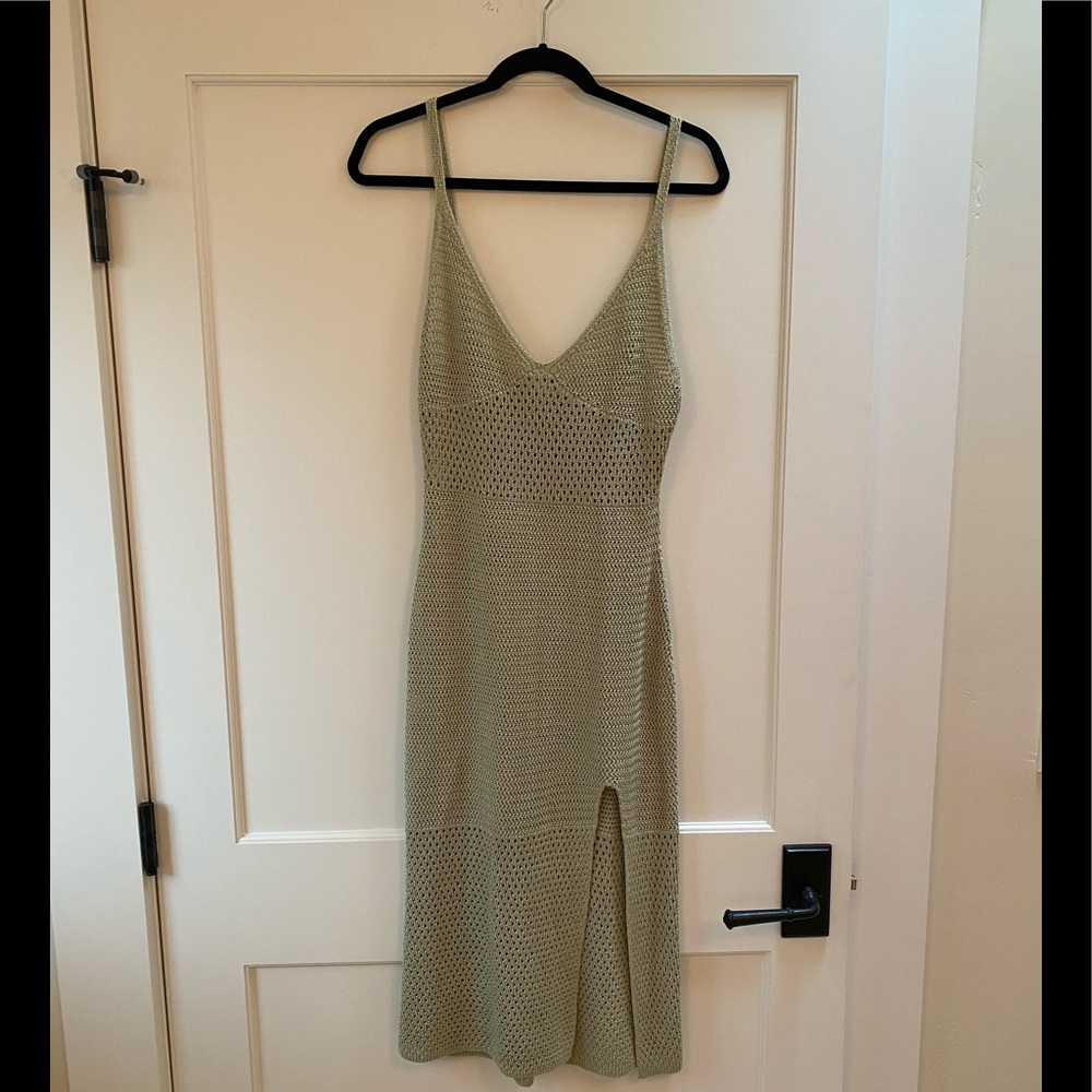 Aritzia woven maxi dress sage/pastel green